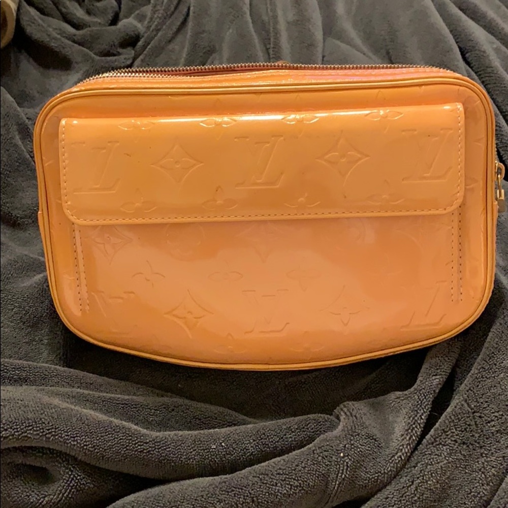 Louis Vuitton Vernis waist bag.